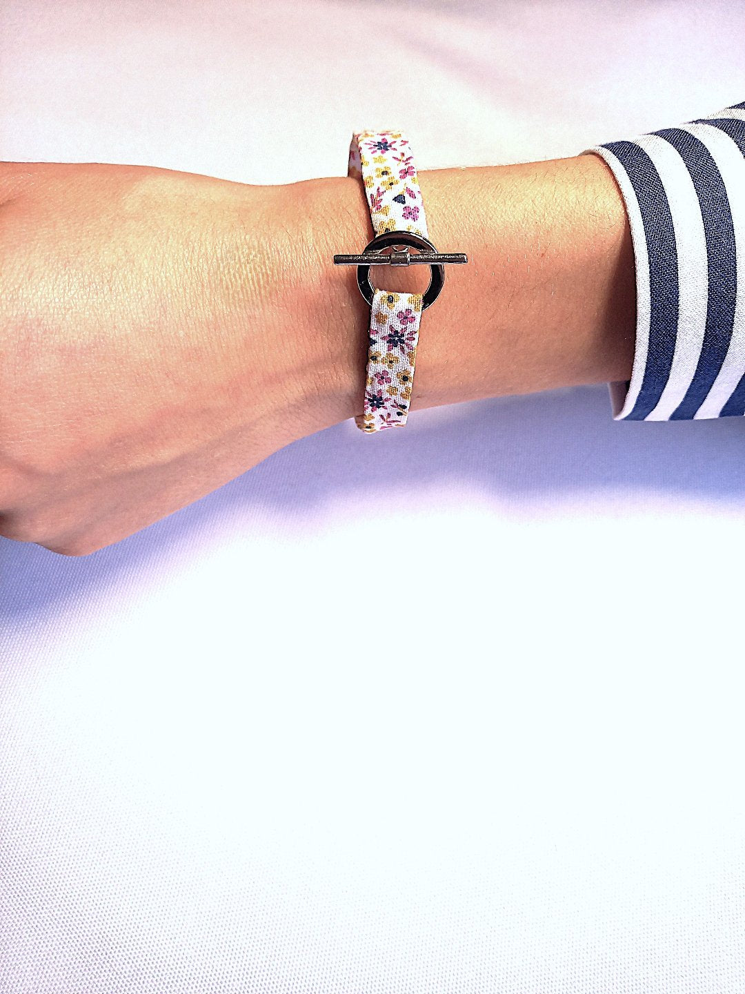 Bracelet tissu fleuri et attache argent fait main
