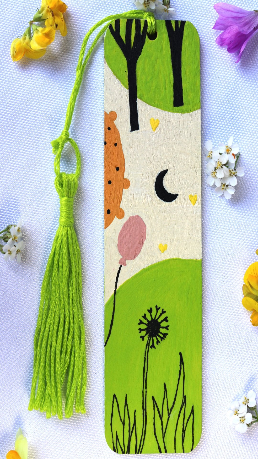 Marque page en bois avec dessein nature vert et beige fait main