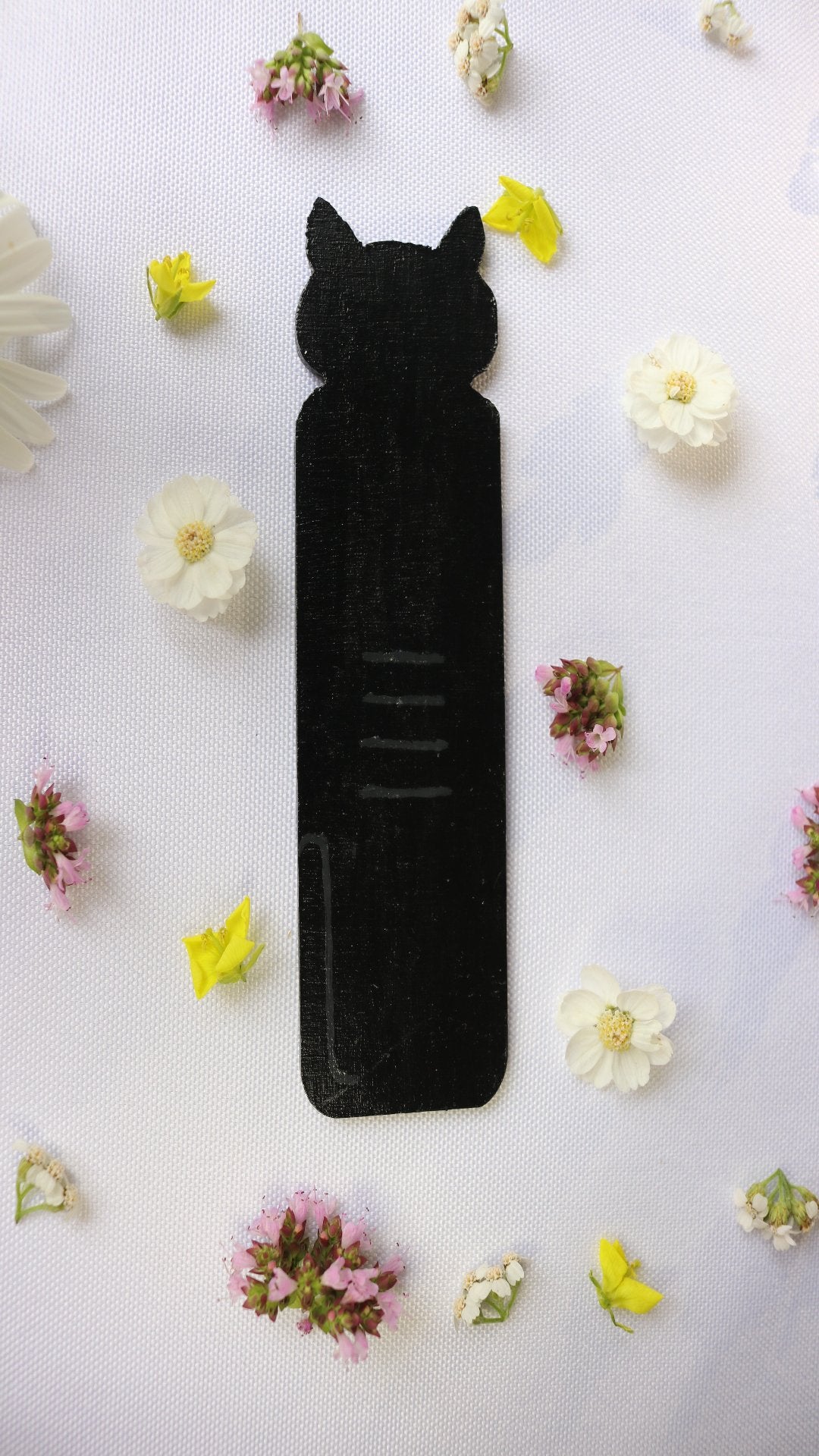 Marque page en bois de forme chat noir fait main