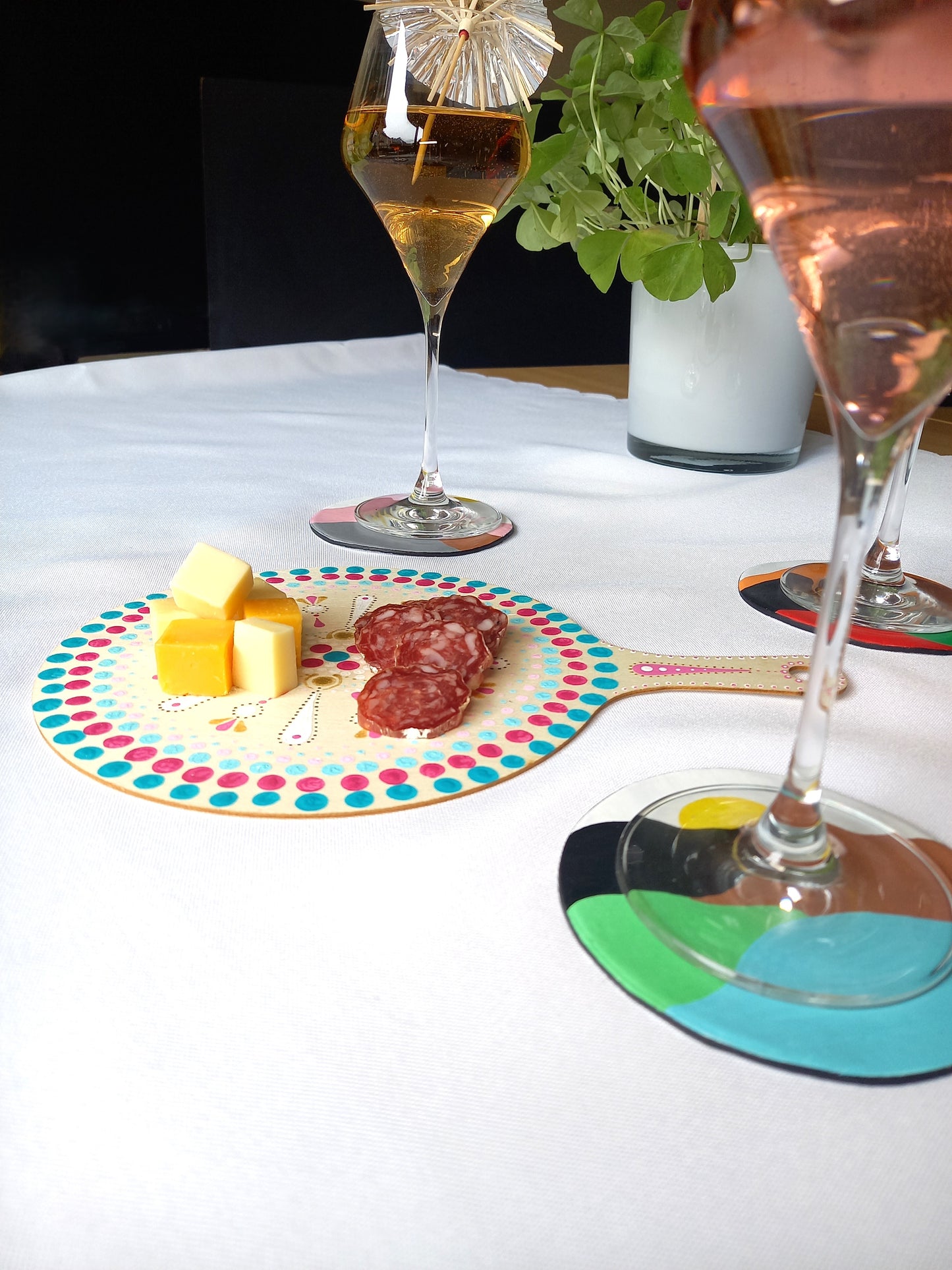 Planche en bois dotting pour apéro