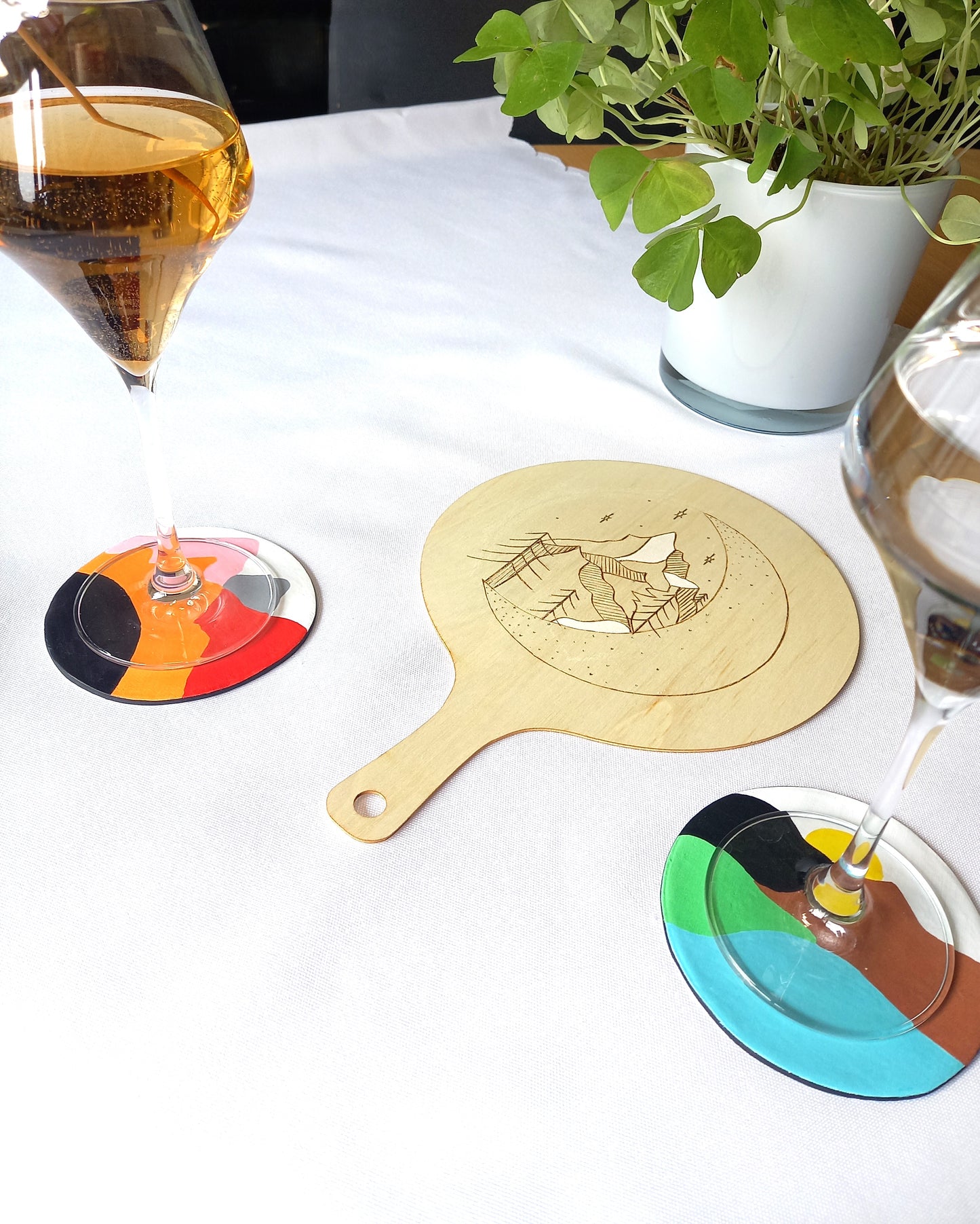 Planche en bois pour cuisine pyrogravé dessein montagne