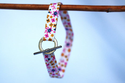 Bracelet tissu fleuri fait main