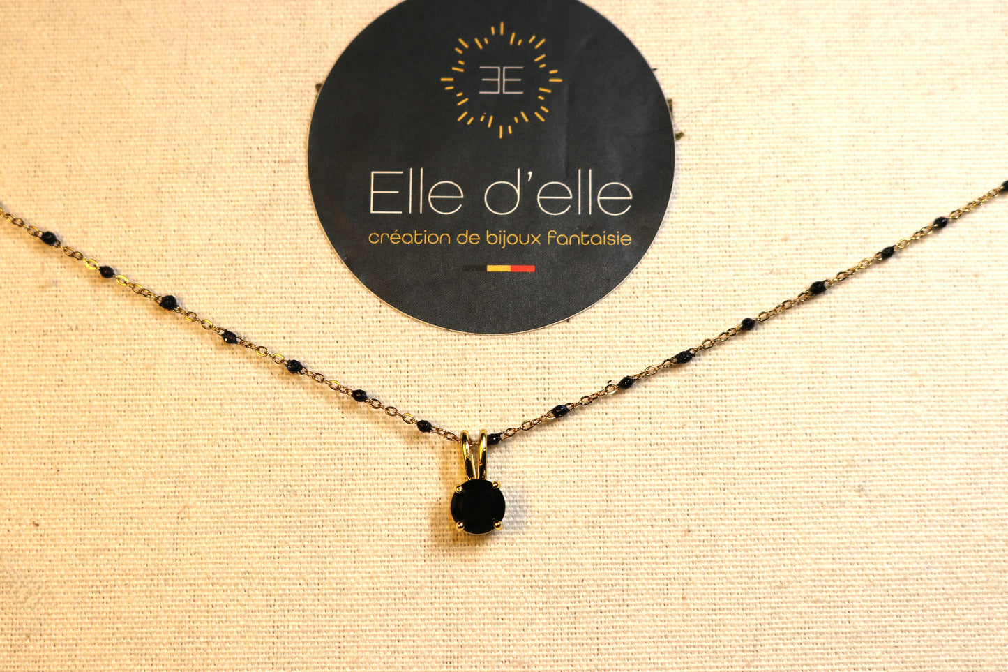 Collier - chaîne boule noire