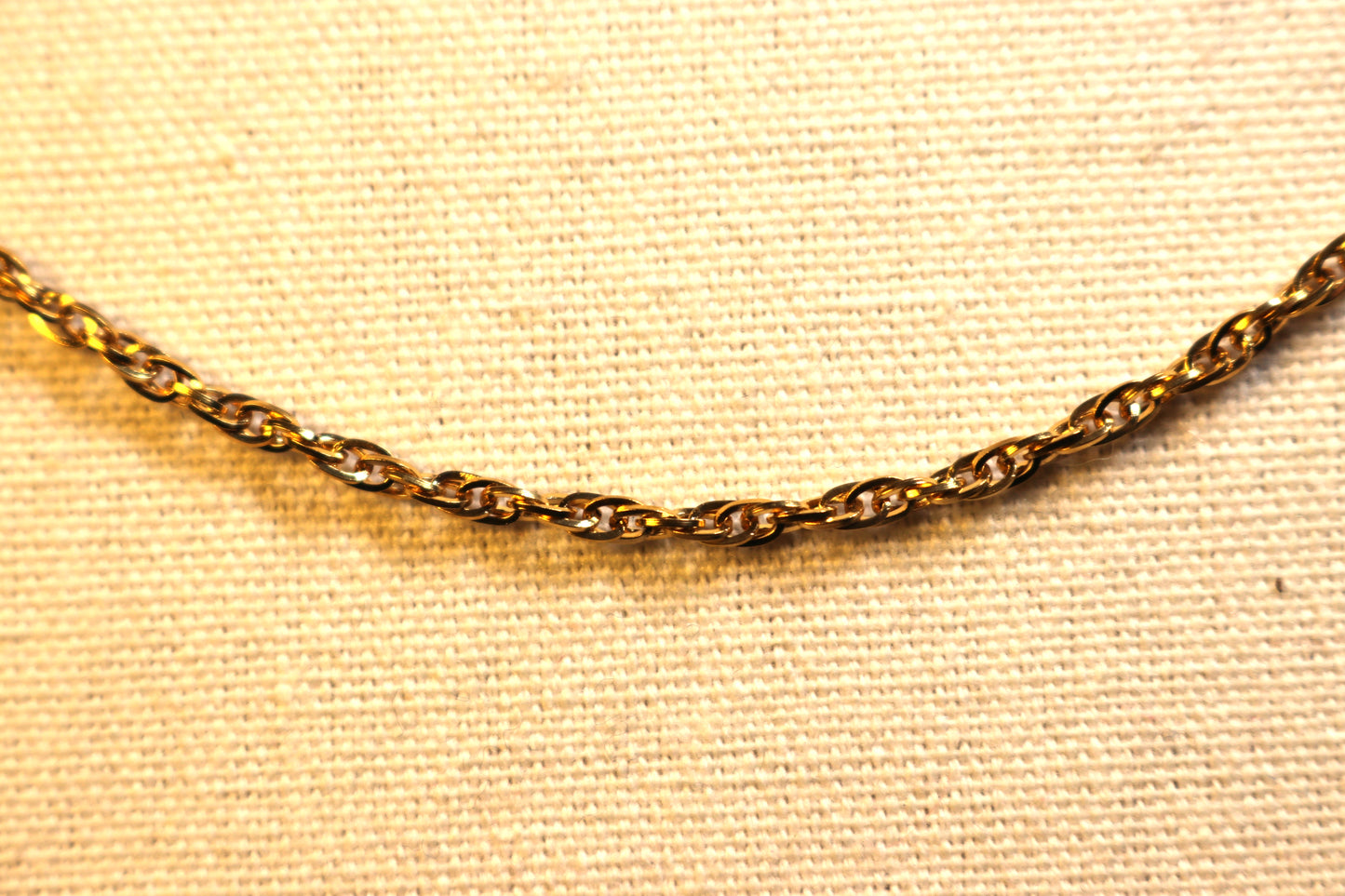 Collier - chaine dorée