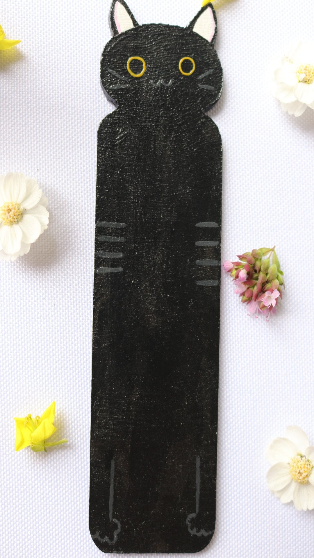 Marque page en bois de forme chat noir fait main
