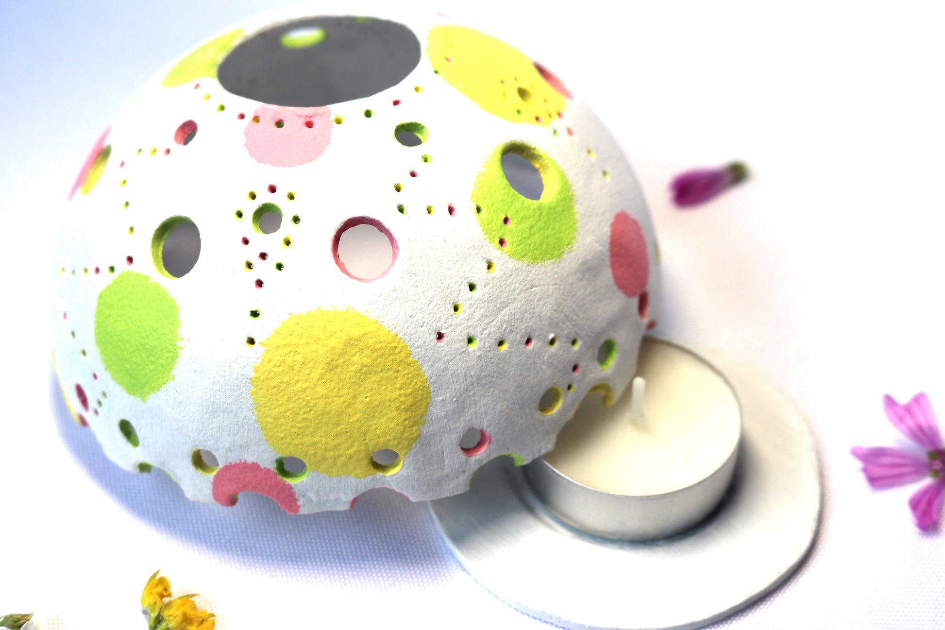 Photophore blanc avec rond de couleur fait main