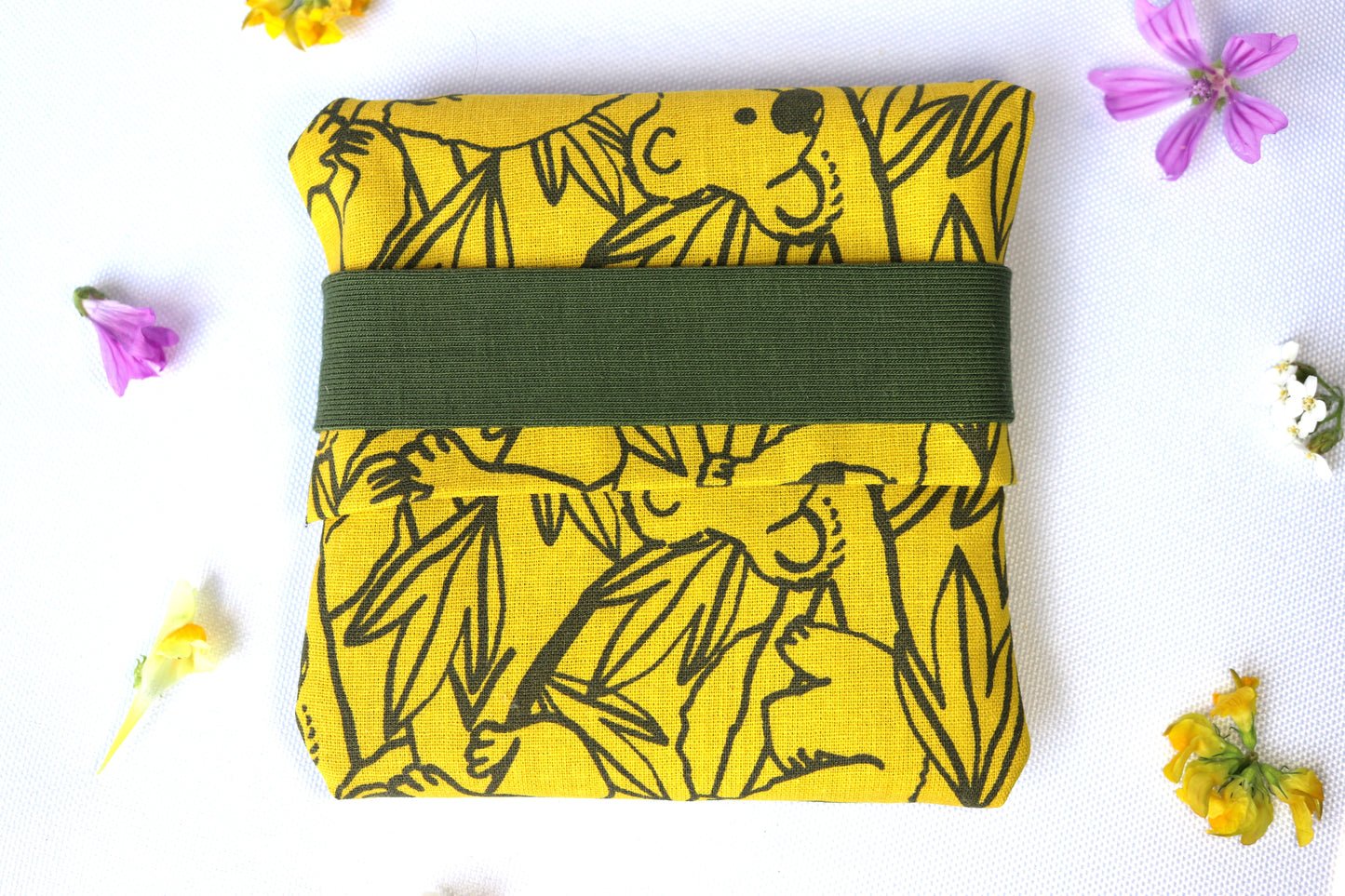 Pochette tissu serviette hygiènique couleur jaune kaki koala fait main