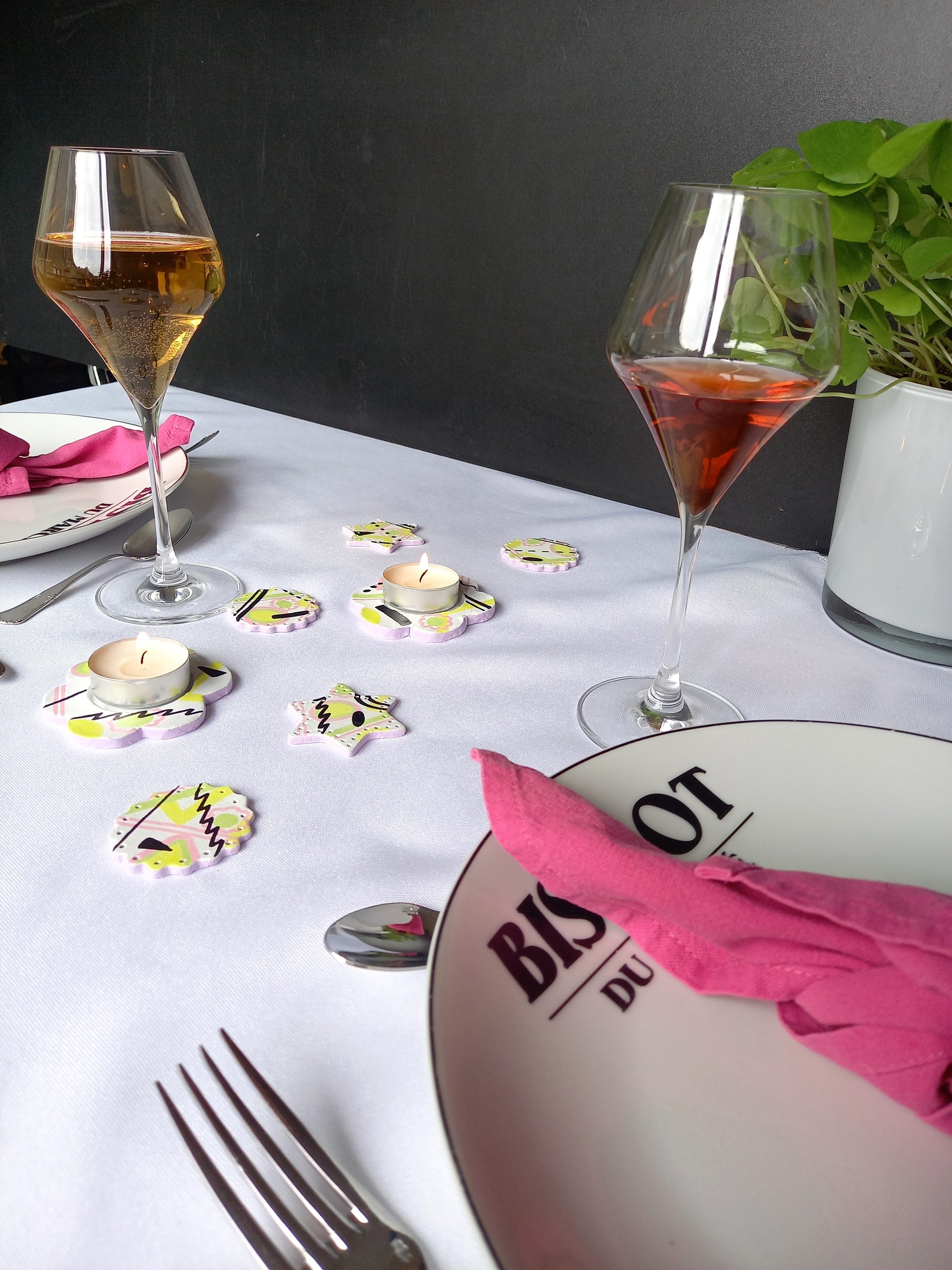 Support bougie fleur couleur blanc coloré rock n roll table à manger fait main