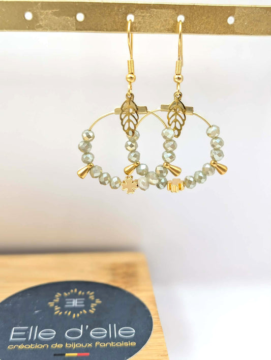 Boucle d'oreille - anneau perles blanches