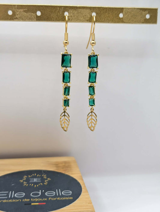 Boucle d'oreille - pierres vertes multiples