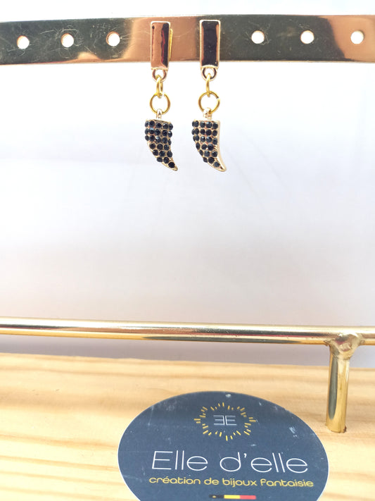 Boucle d'oreille - dent noire